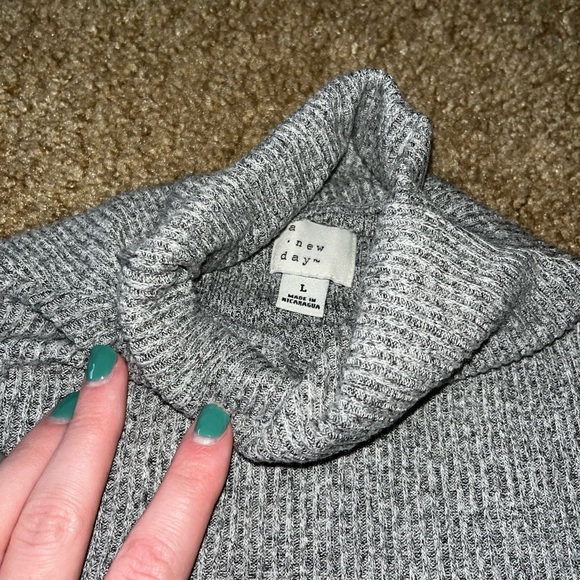 Gray Ribbed A New Day Large Turtleneck Sweater - Picture 4 of 5